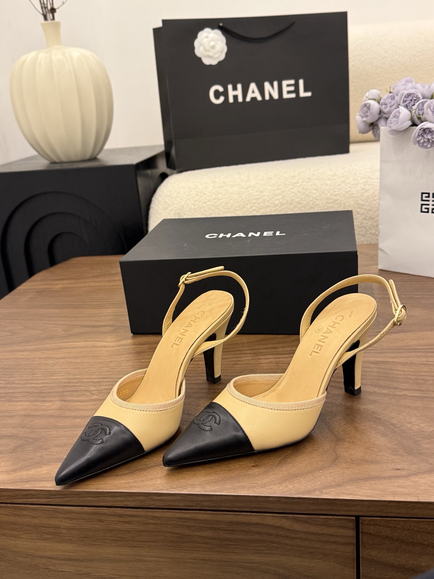 Women's high heels